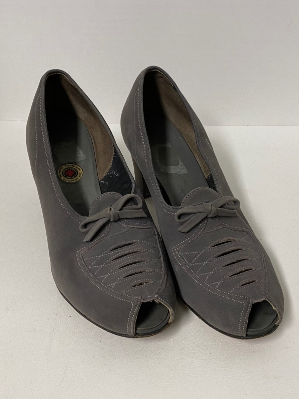 1940's Vintage Red Cross • US Shoe Corp Grey Peep Toe Heels • Classic